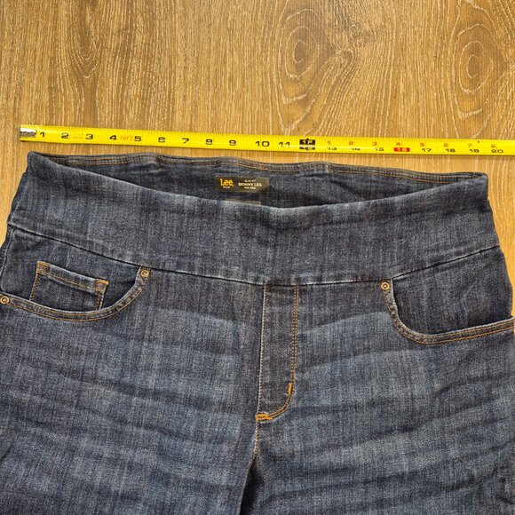 Lee Jeans Plus Sz 18W  Blue Denim Slim Fit Skinny Leg Mid Rise Comfy Pull On - Picture 7 of 7